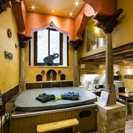 Jacuzzi Prive, Les 1001 Nuits A Sarlat Apartment Exterior photo