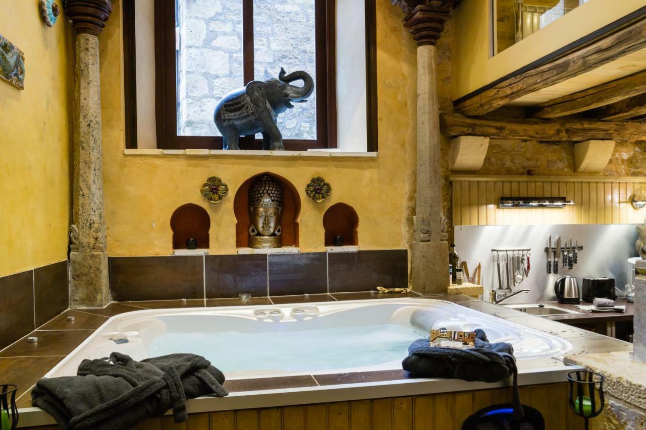Jacuzzi Prive, Les 1001 Nuits A Sarlat-la-Caneda